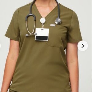 Figs Martini Olive Set. Med Livingston pants & Medium one Pocket top.